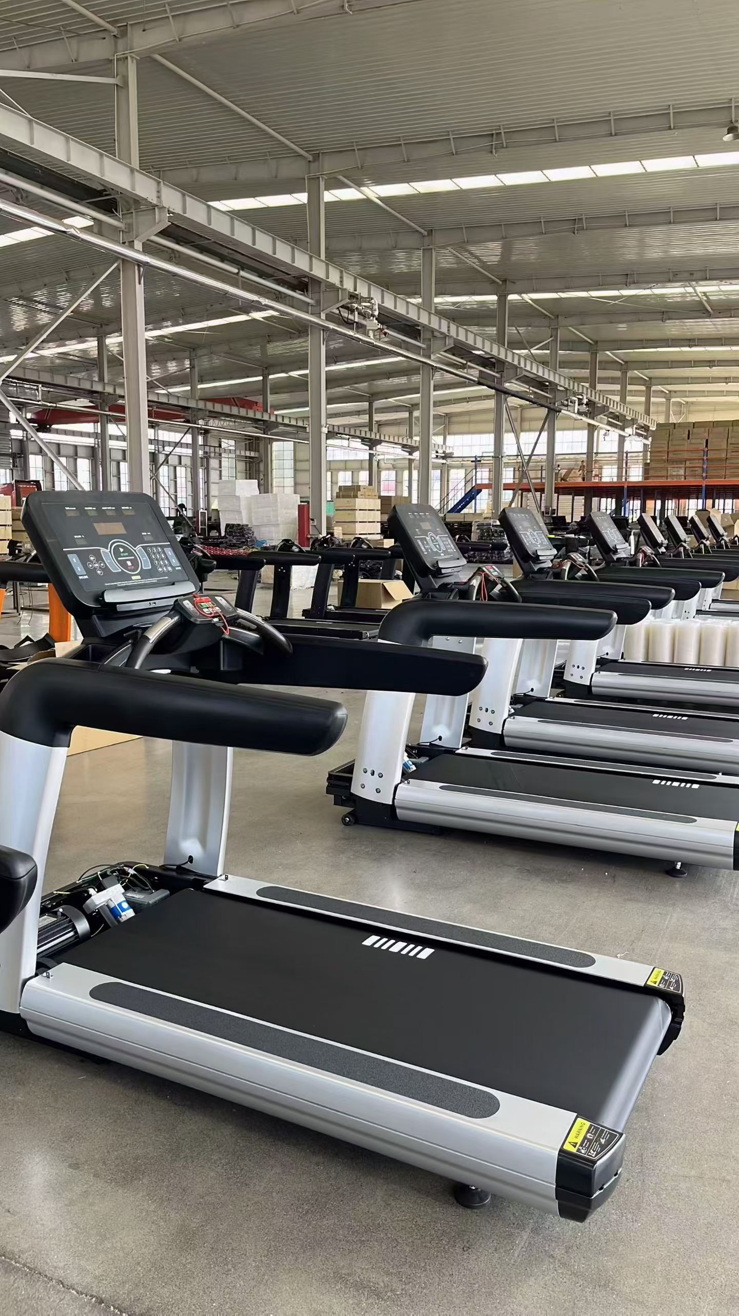 Why Commercial Fitness Equipment is Essential for Gym Success